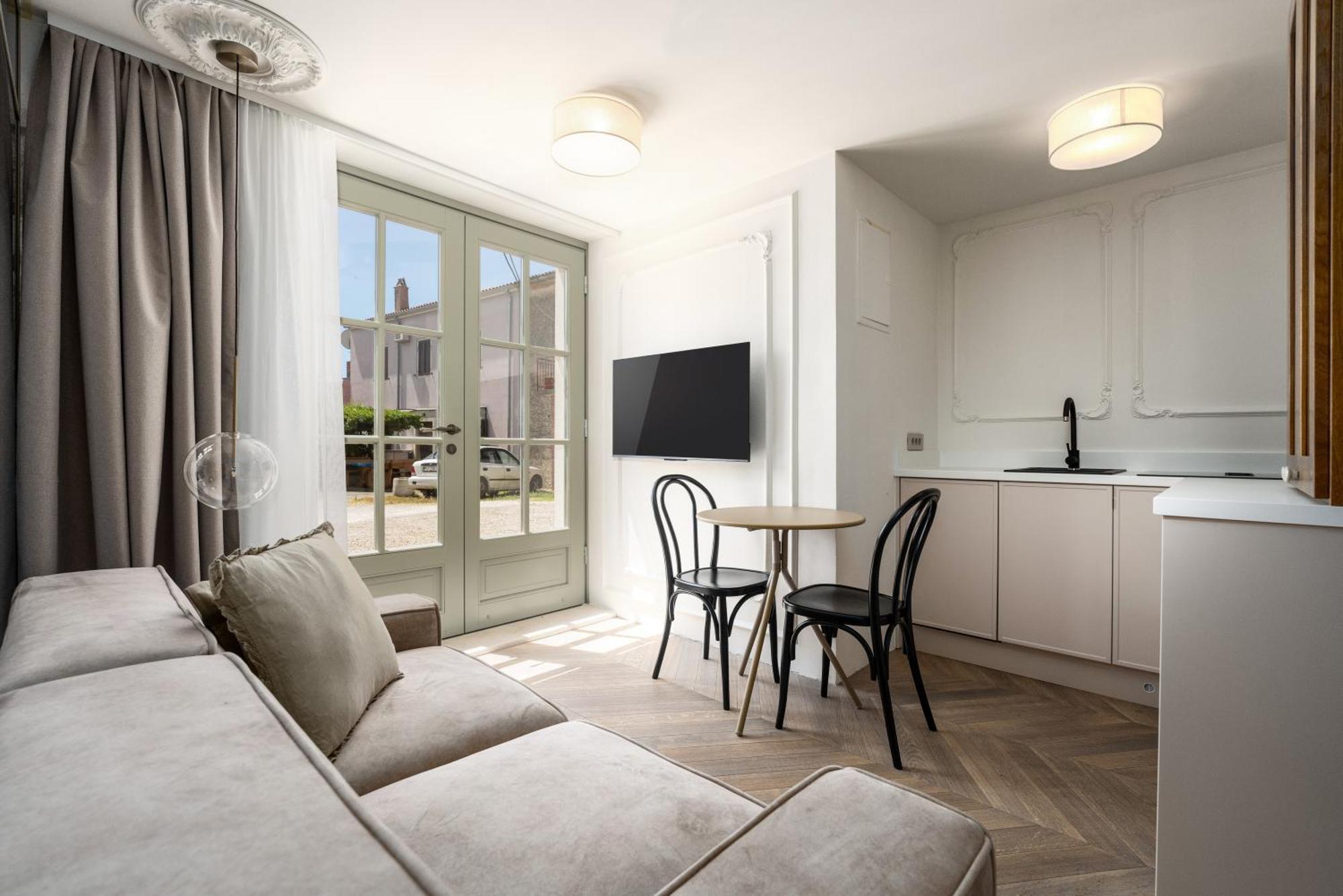 Silent Stone Apartment Vrsar Buitenkant foto